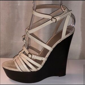 Burberry Wedges 🤍